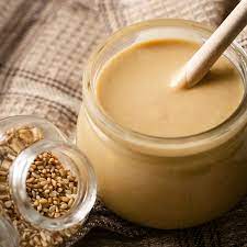 Heerlijke Bio Tahini van Mijn winkel, gemaakt van 100% biologische sesamzaad, perfect voor hummus en als smeuïge spread.